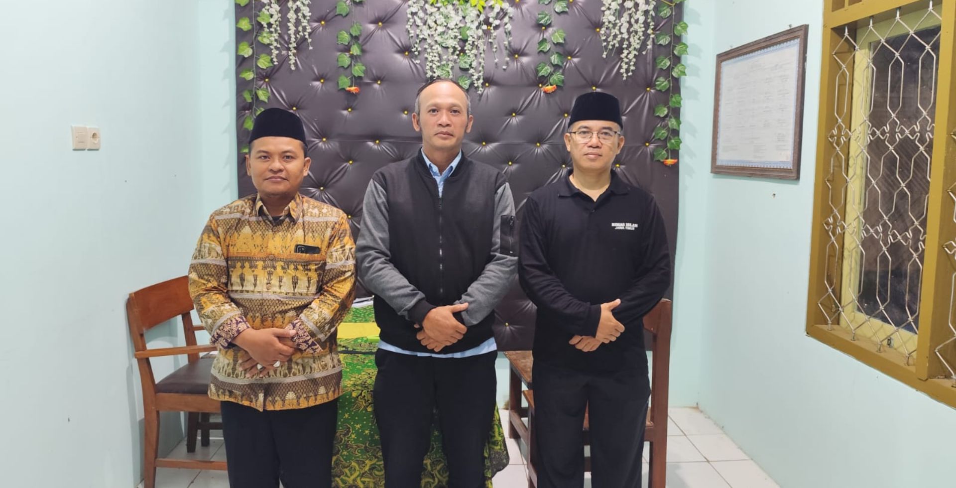 Menembus Tantangan Demi Amanat: Pesan Jakarta Tiba di KUA Sumberwringin